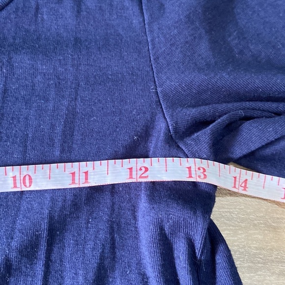 $1 - Old Navy Long Sleeve Top - Picture 5 of 6